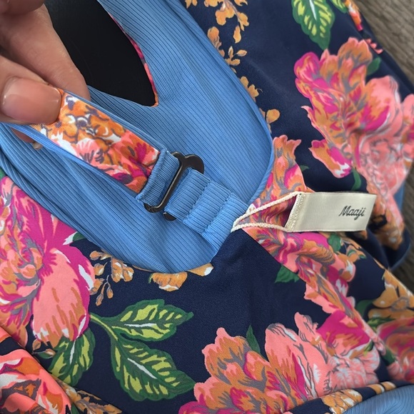 Maaji Floral and Blue Swimsuit reversible plunge - Picture 8 of 9